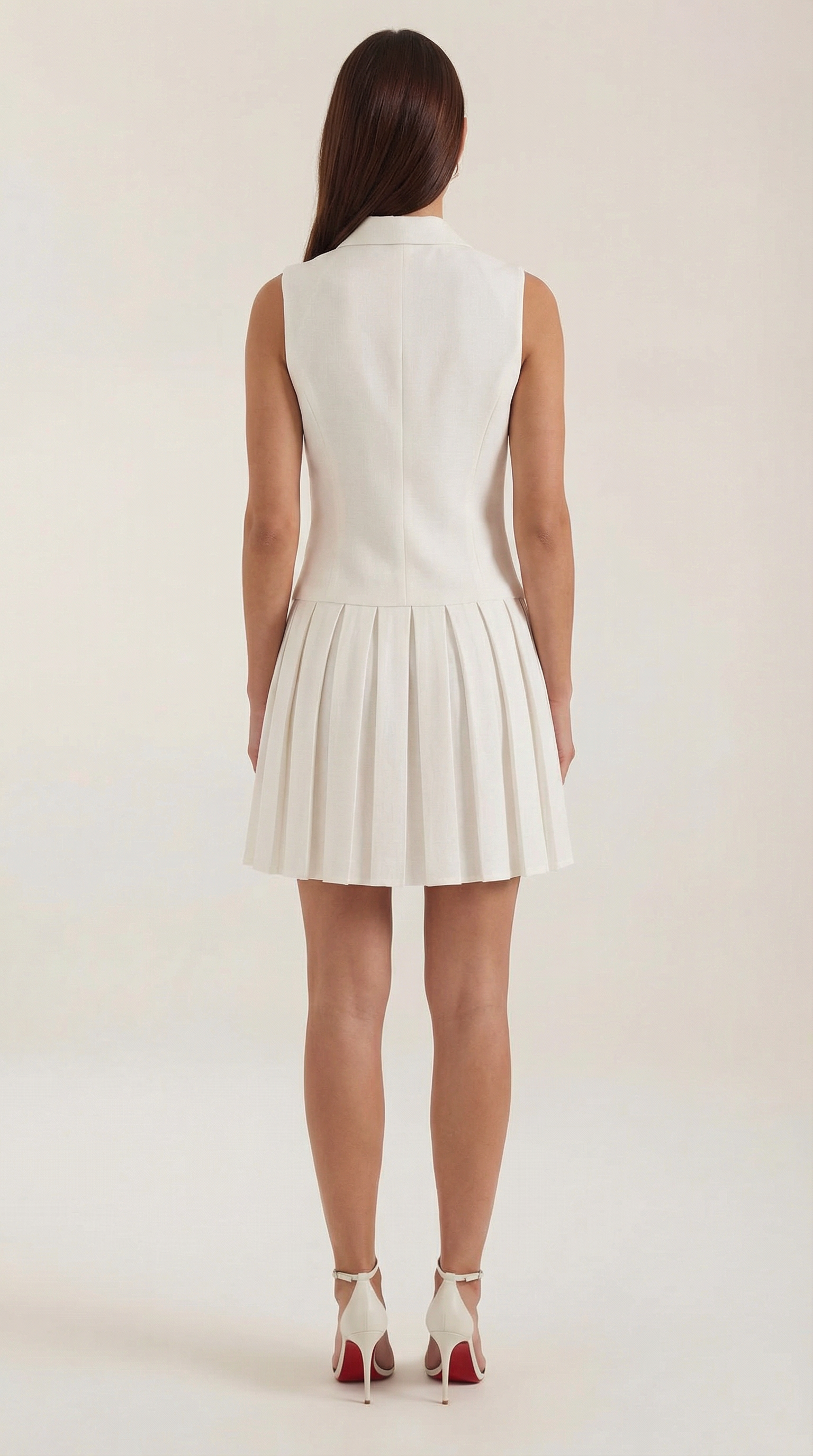 Vestido mini con corte moderno
