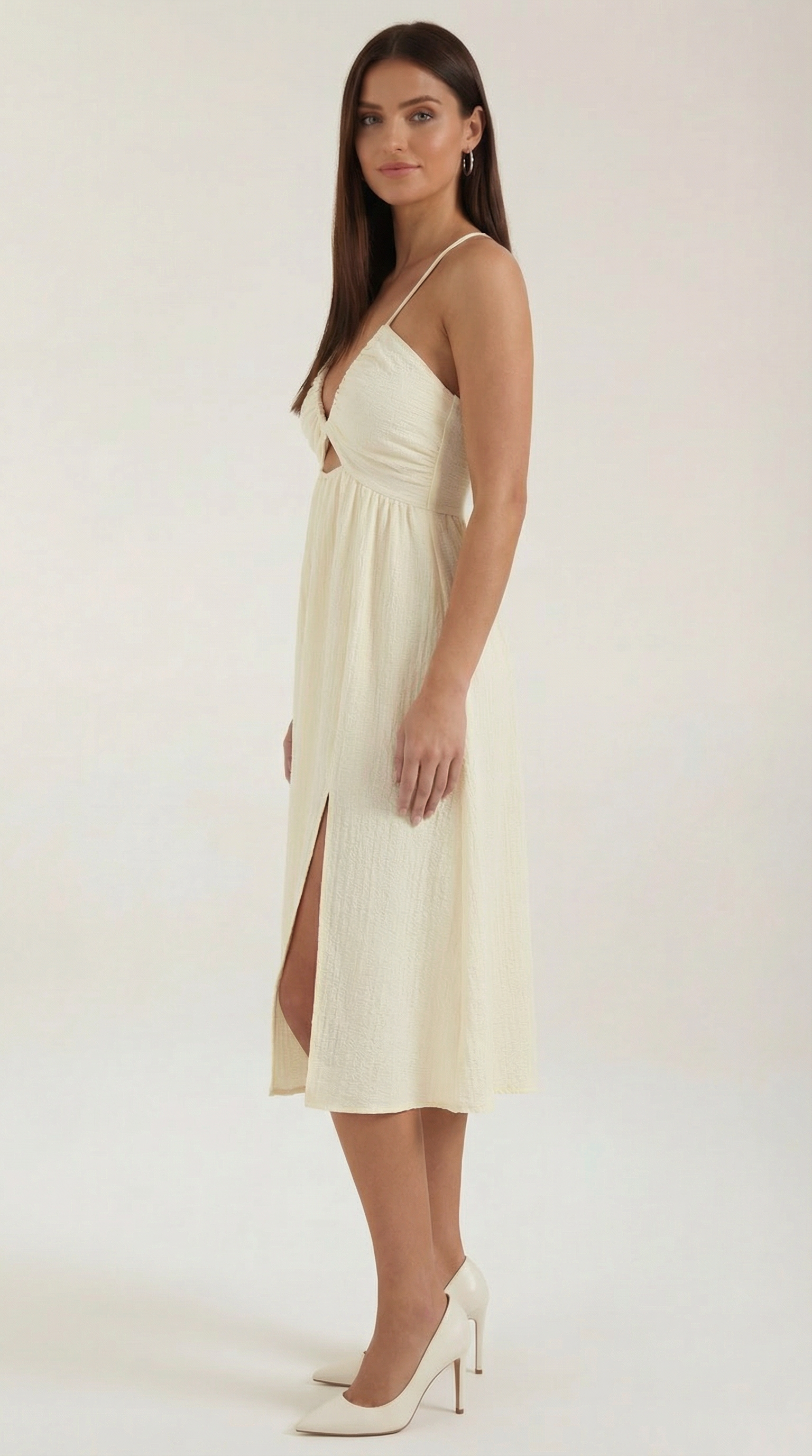 Vestido midi con corte elegante