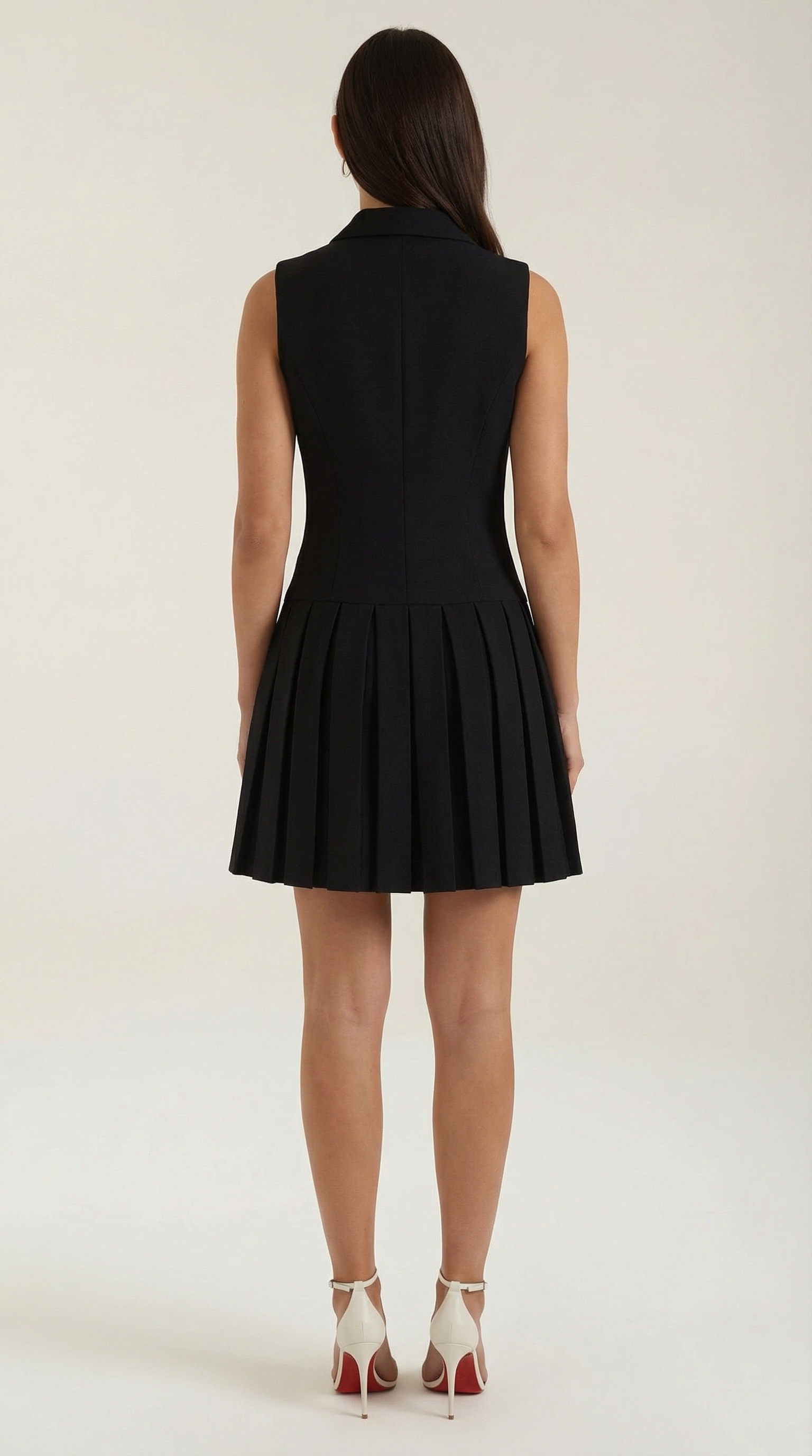 Vestido mini con corte moderno