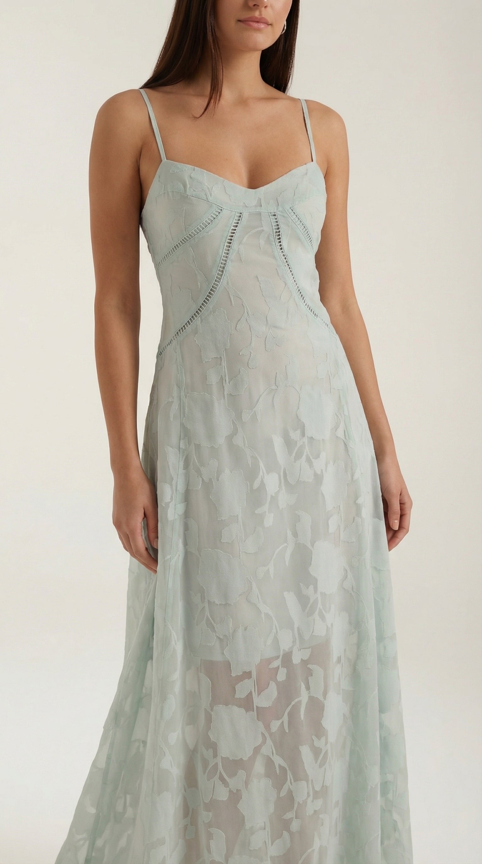 Vestido largo con encaje refinado