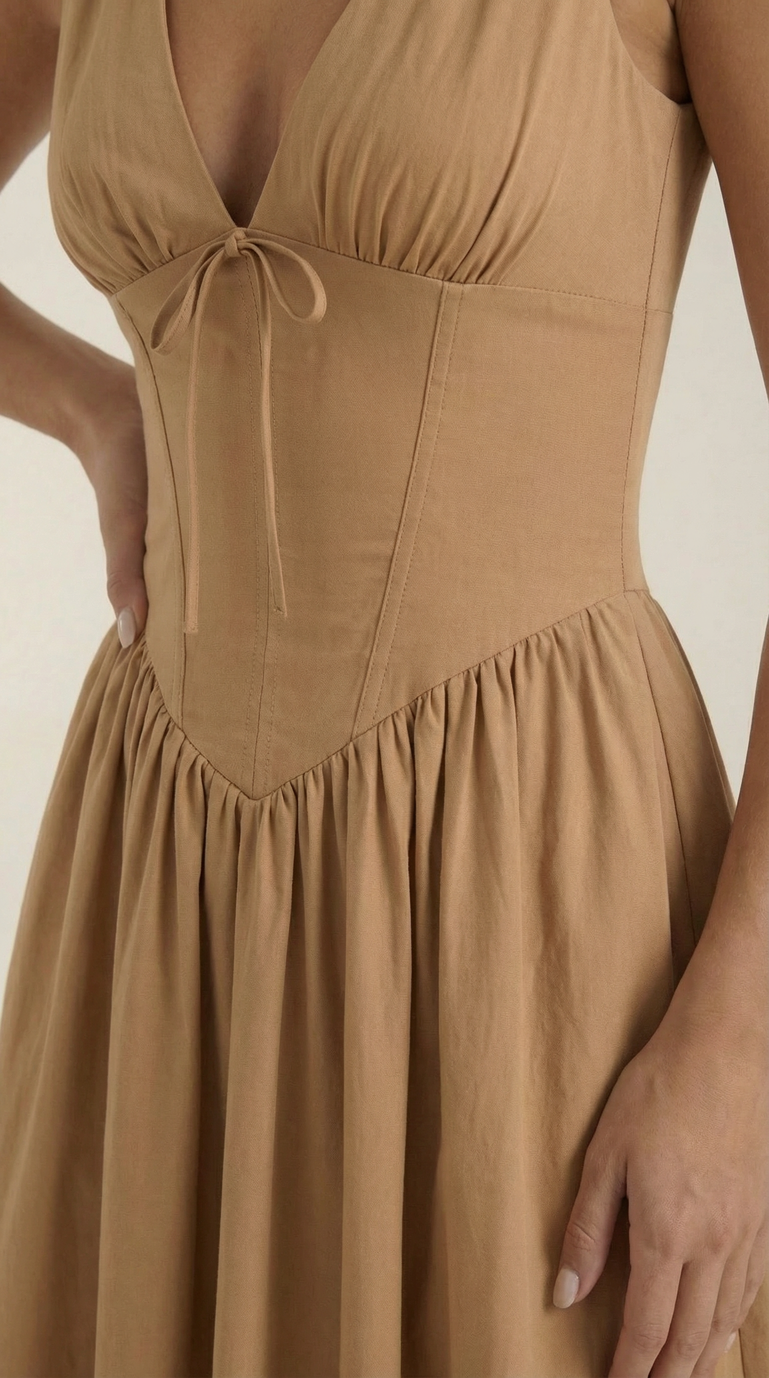 Vestido midi con escote en V