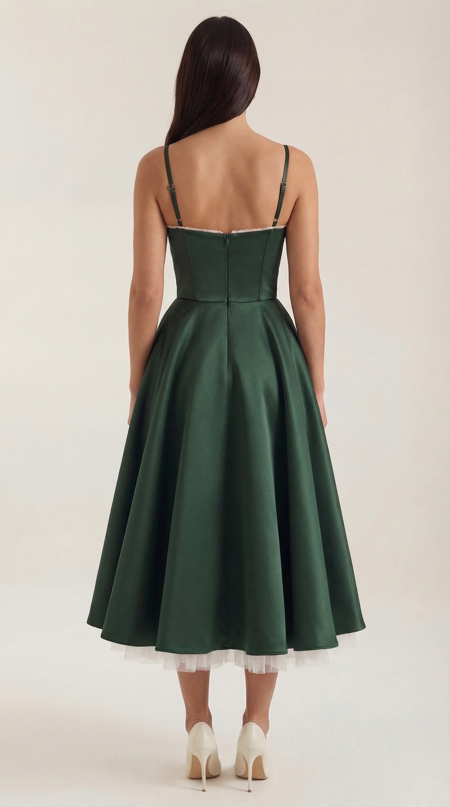 Vestido midi con diseño de tul