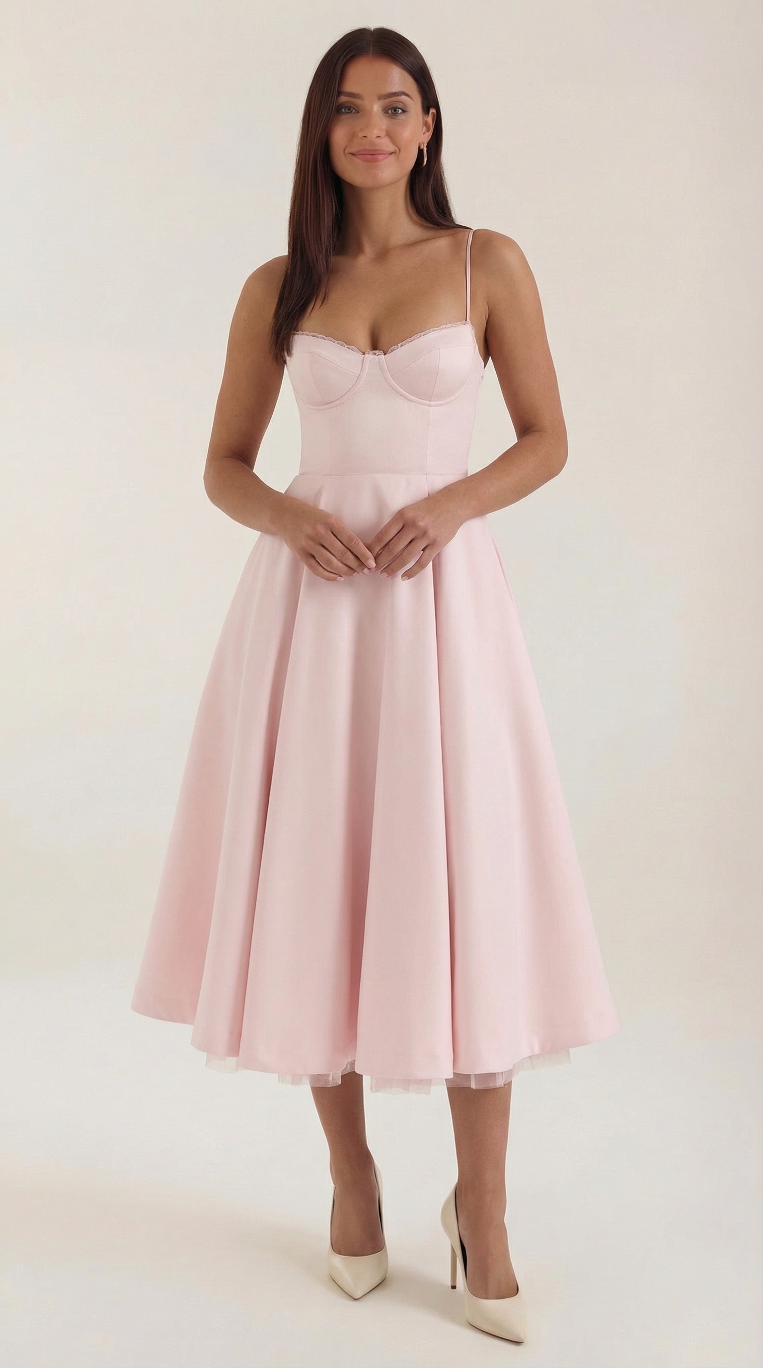 Vestido midi con diseño de tul