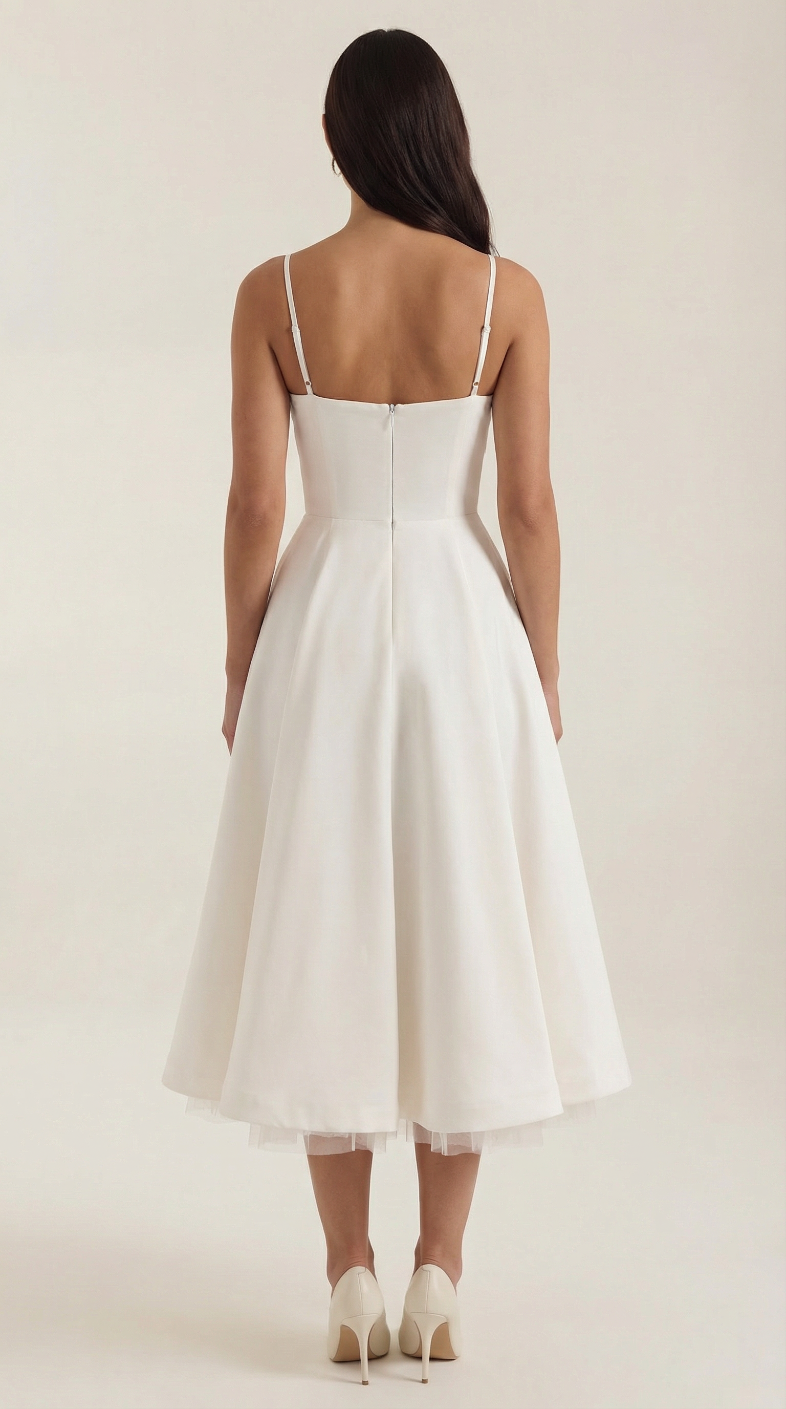 Vestido midi con diseño de tul