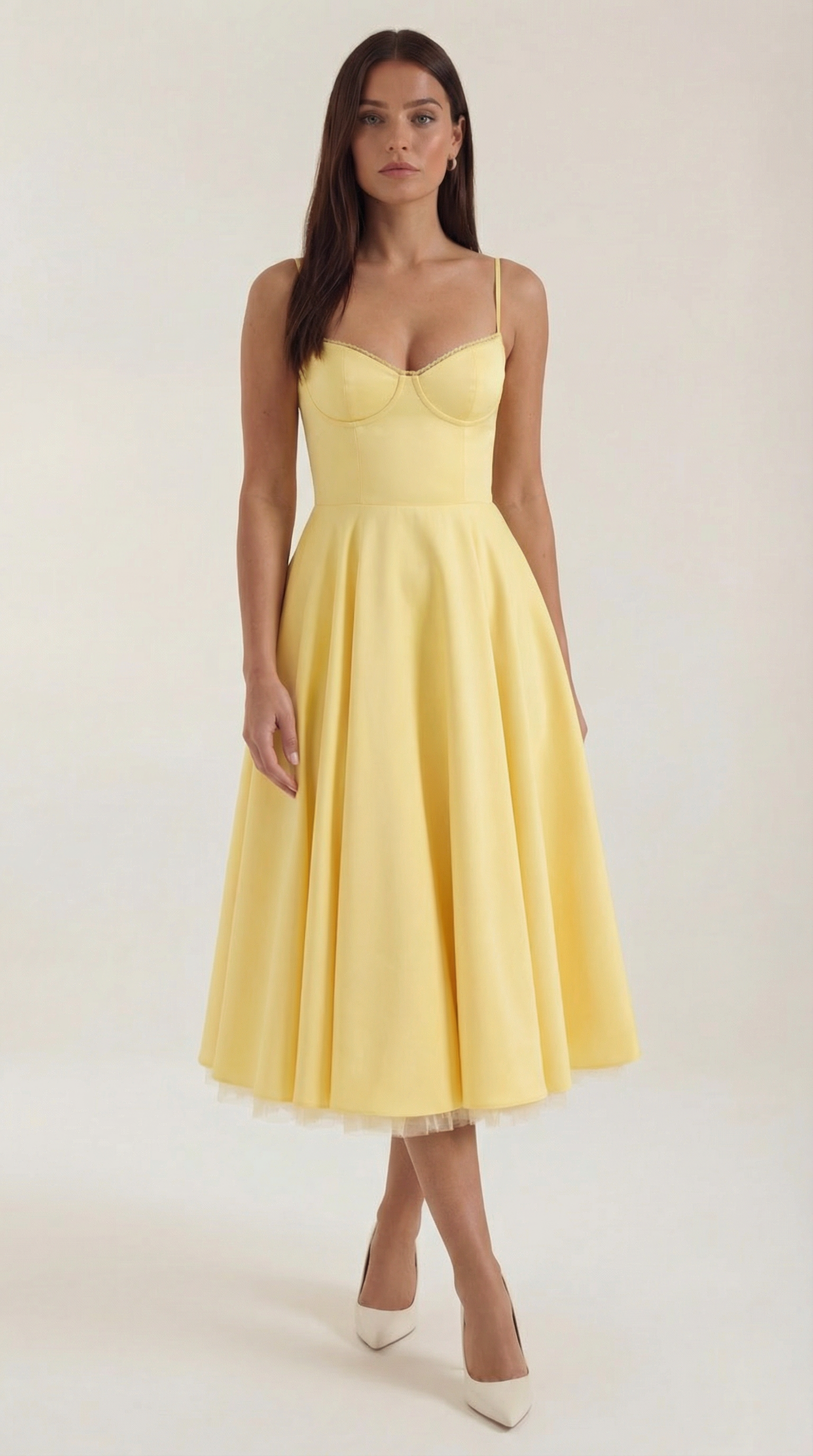 Vestido midi con diseño de tul