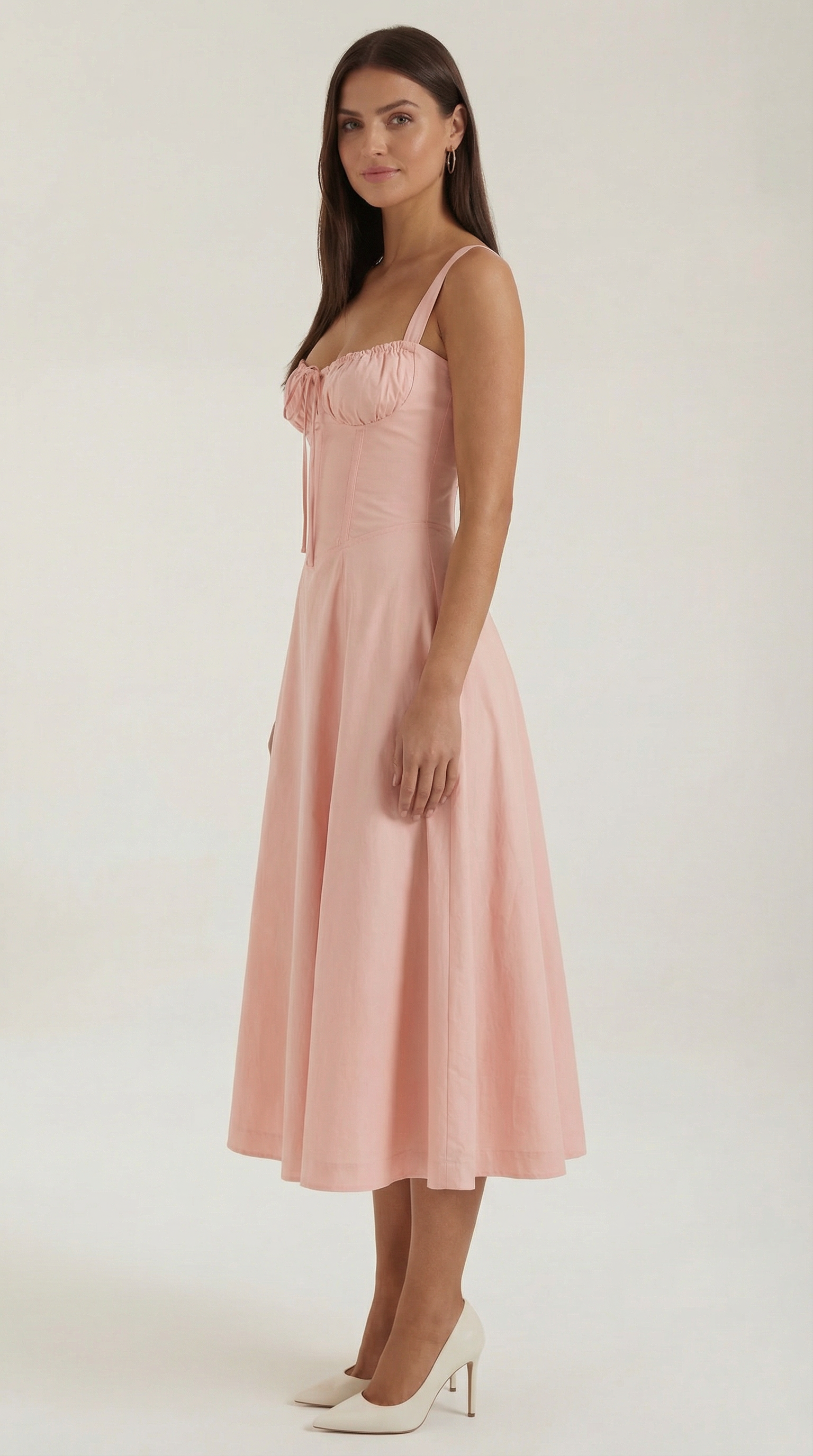 Vestido midi con detalle de cordones