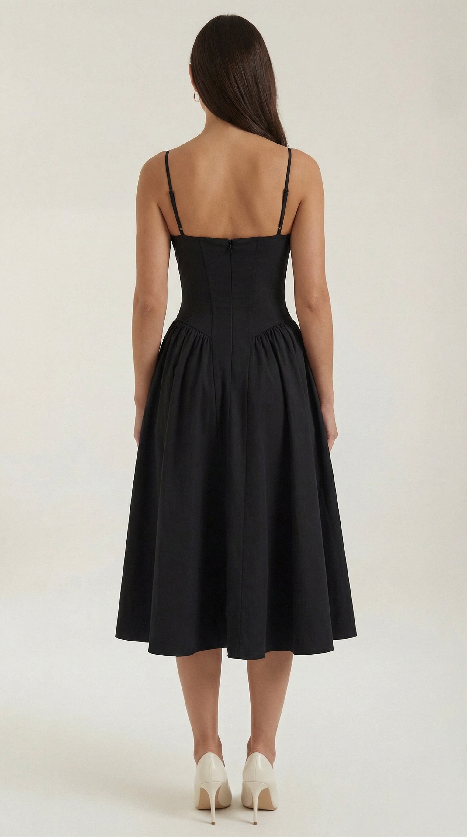 Vestido midi con diseño de corsé