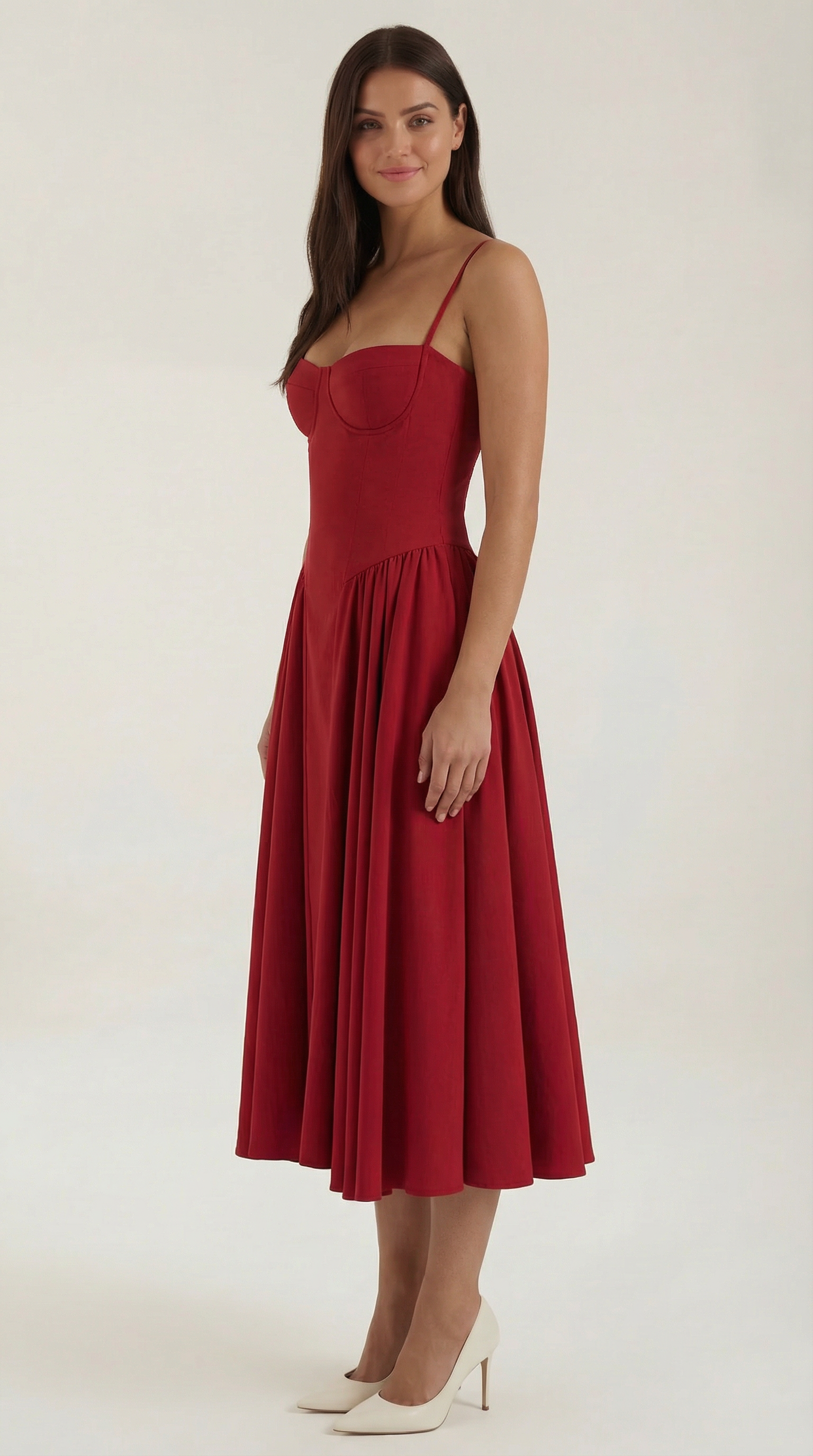 Vestido midi con diseño de corsé