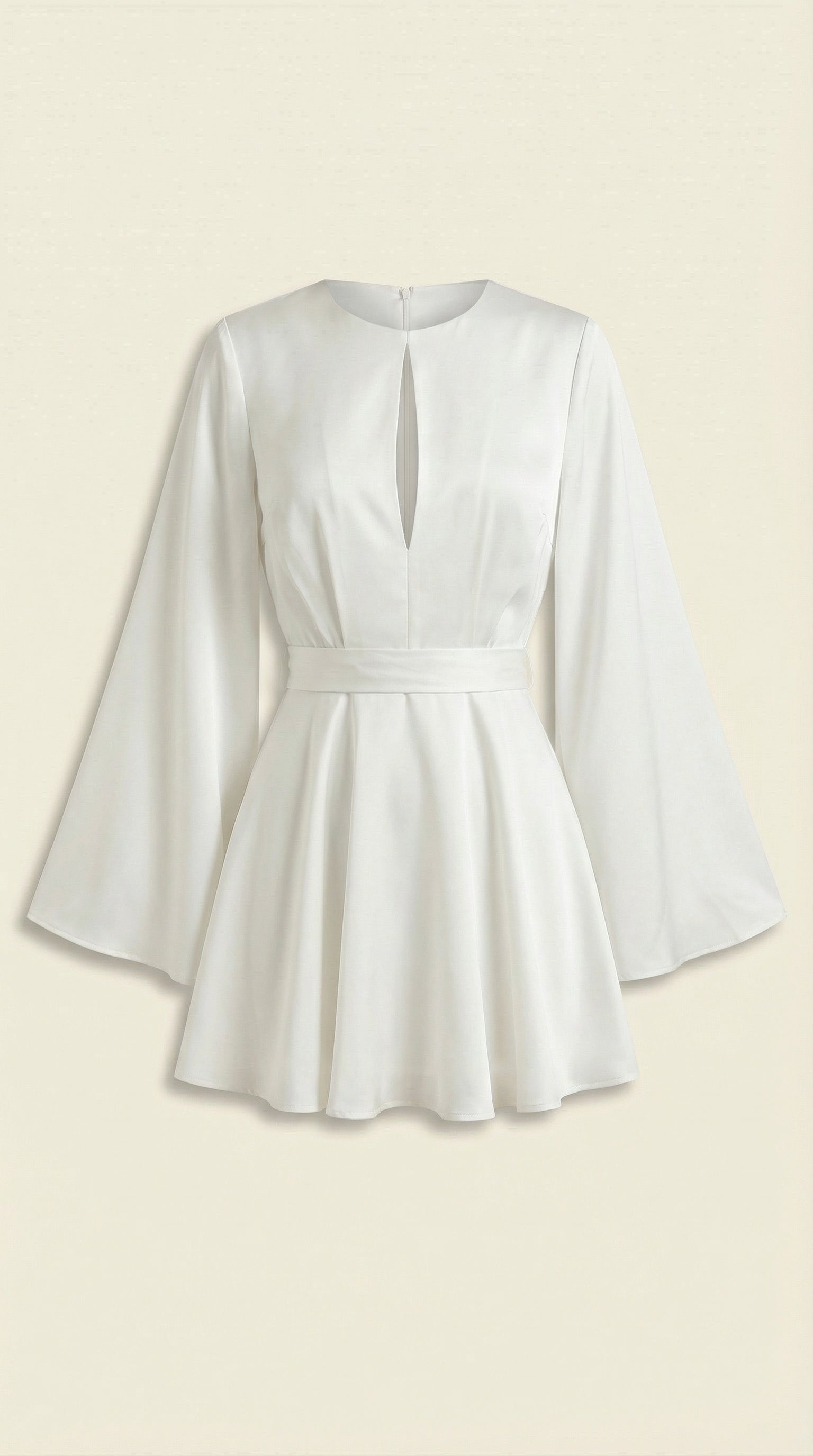 Vestido mini con diseño fluido