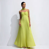 Vestido Largo Plisado con Capa