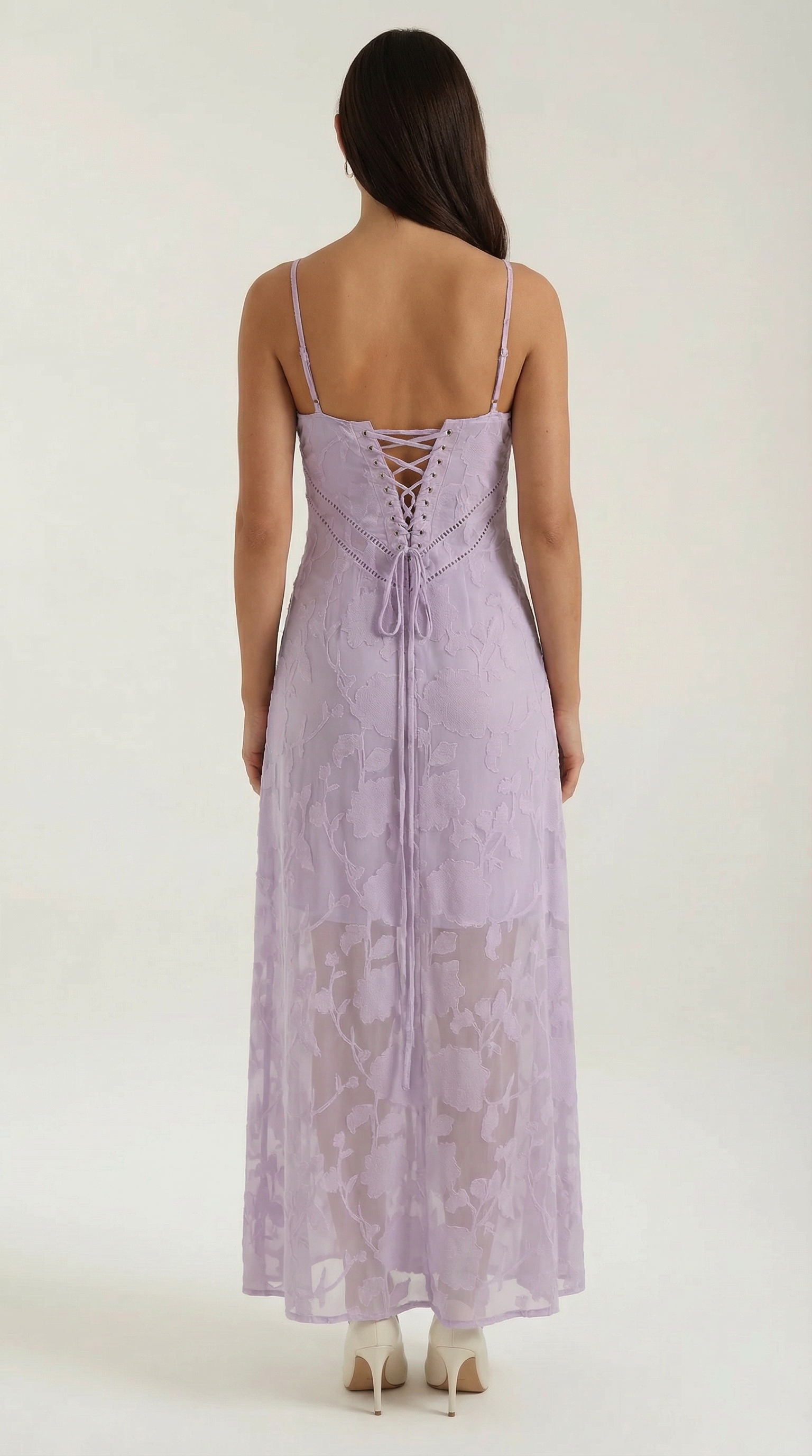 Vestido largo con encaje refinado