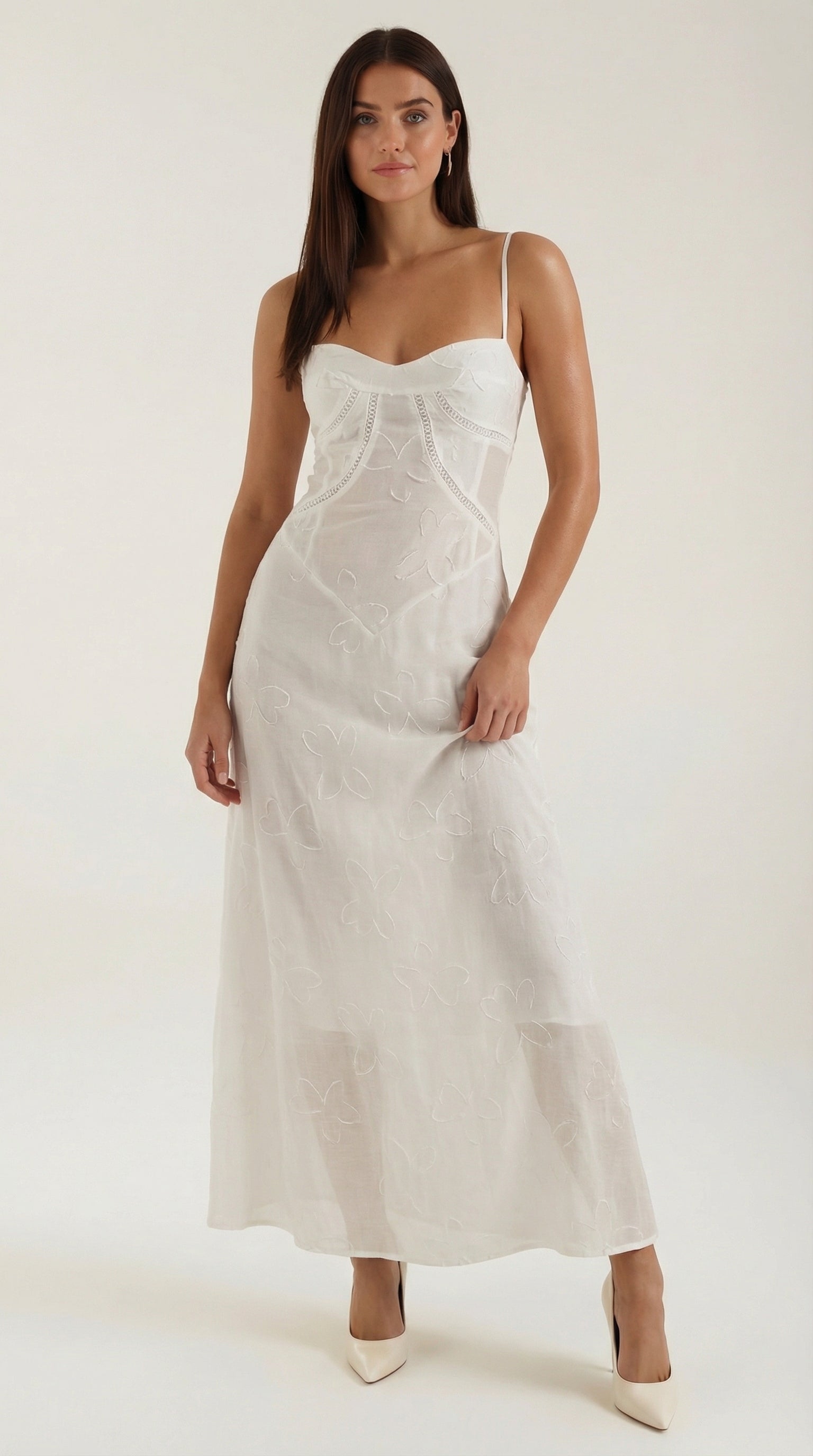 Vestido largo con encaje refinado