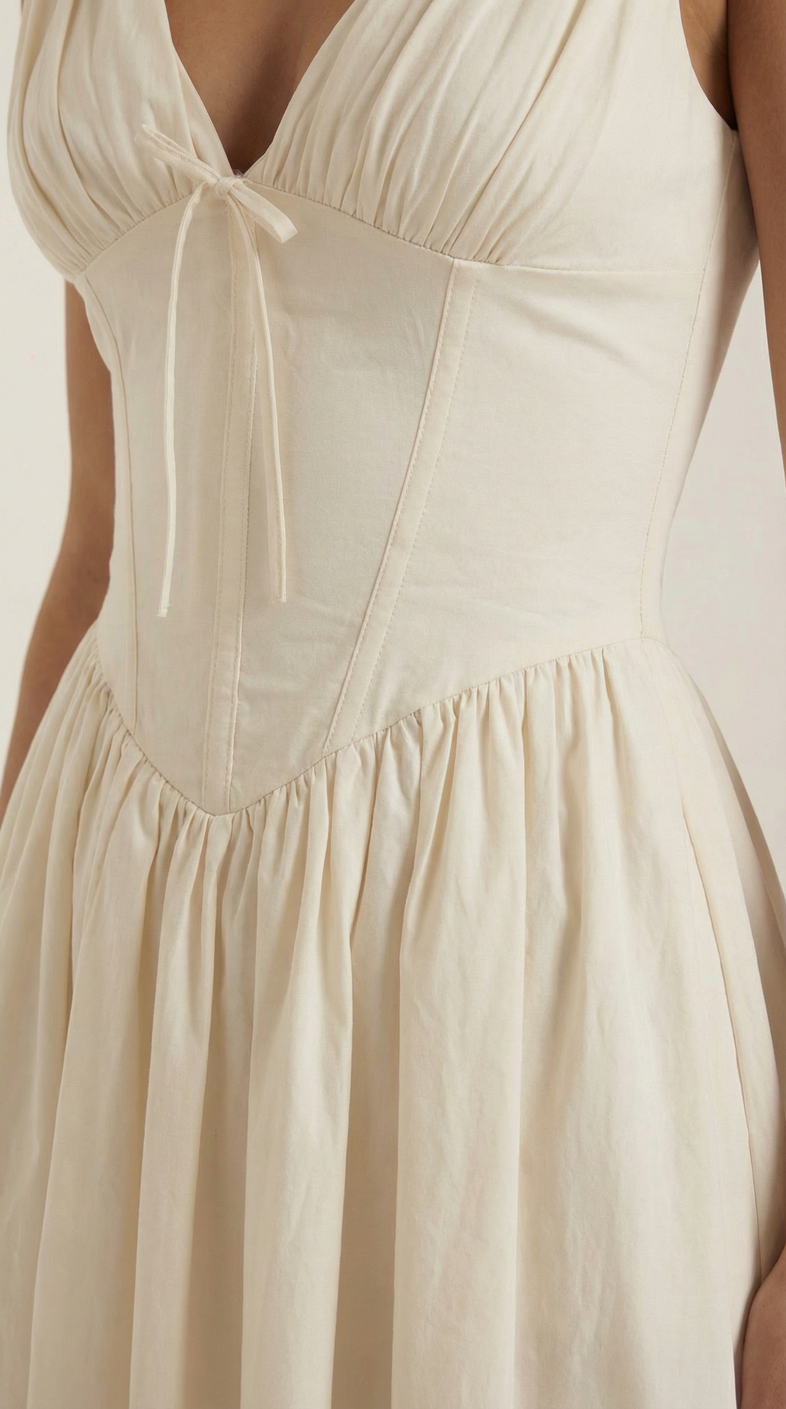 Vestido midi con escote en V