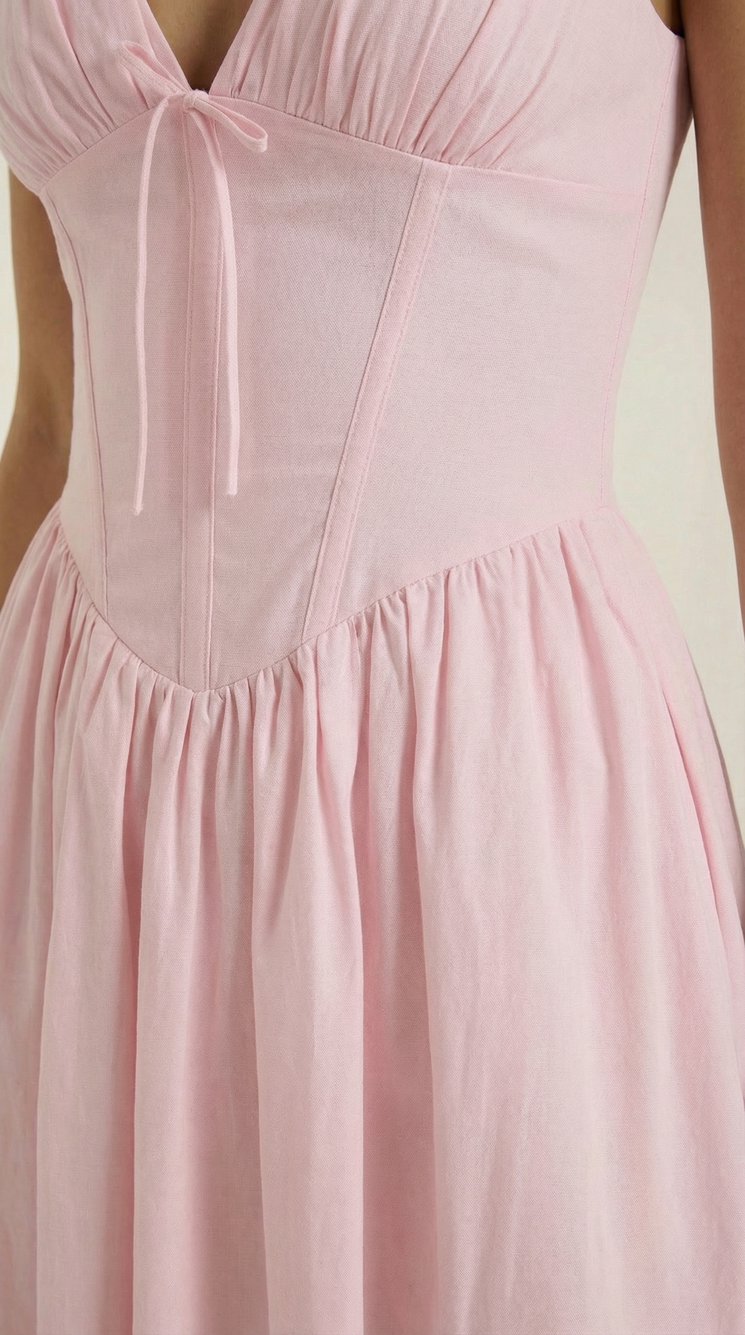 Vestido midi con escote en V