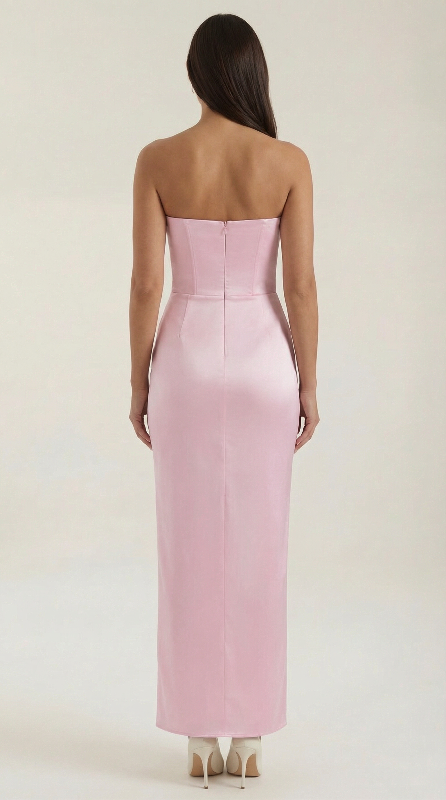 Vestido largo con corsé elaborado