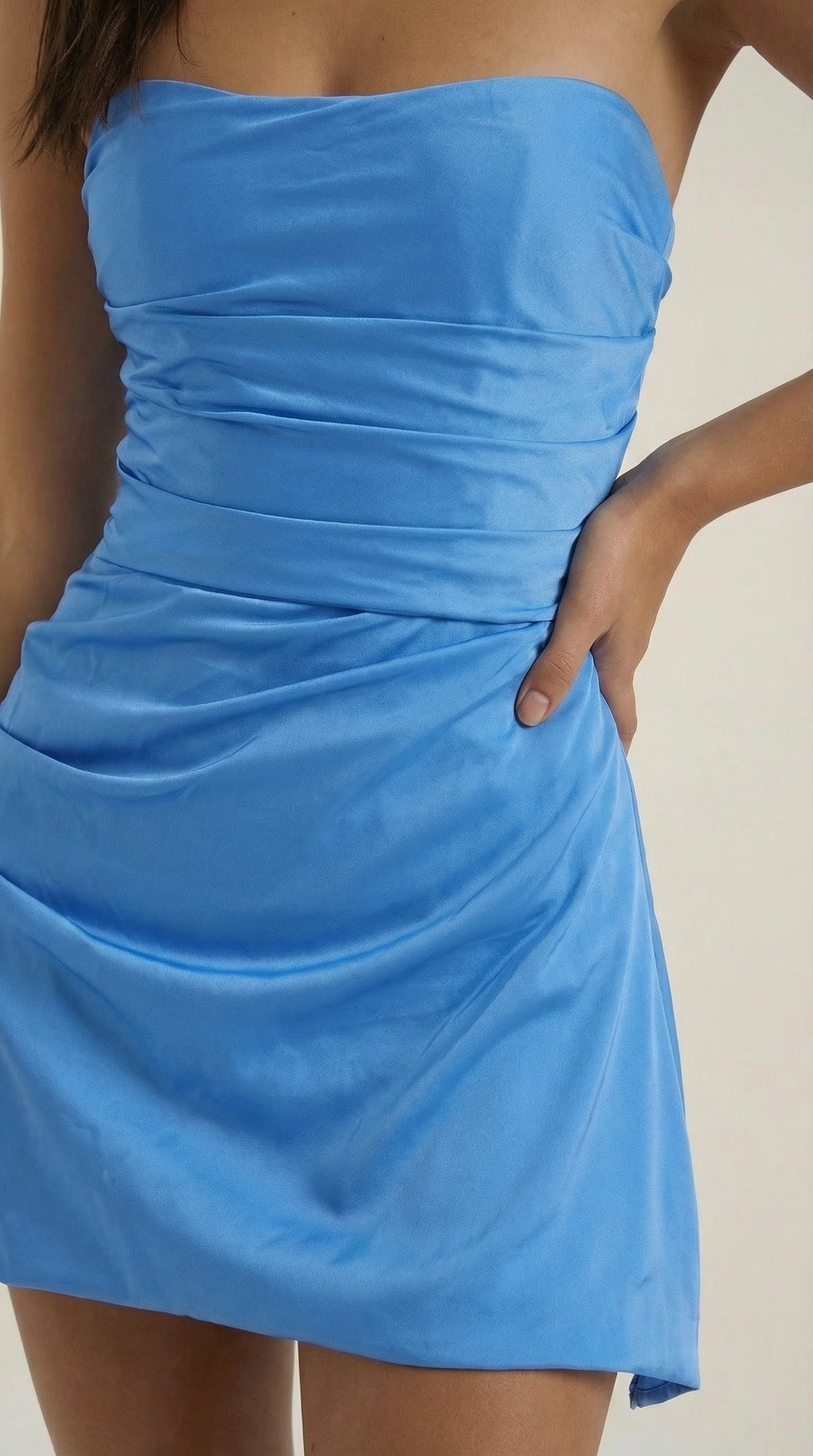 Vestido mini de corte elegante