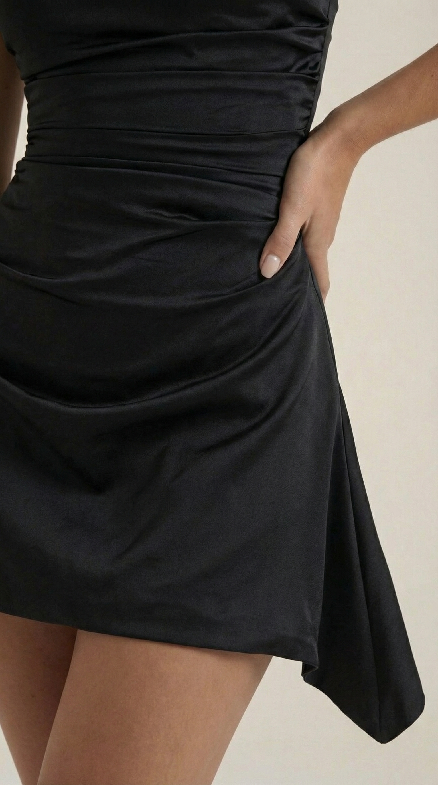 Vestido mini de corte elegante