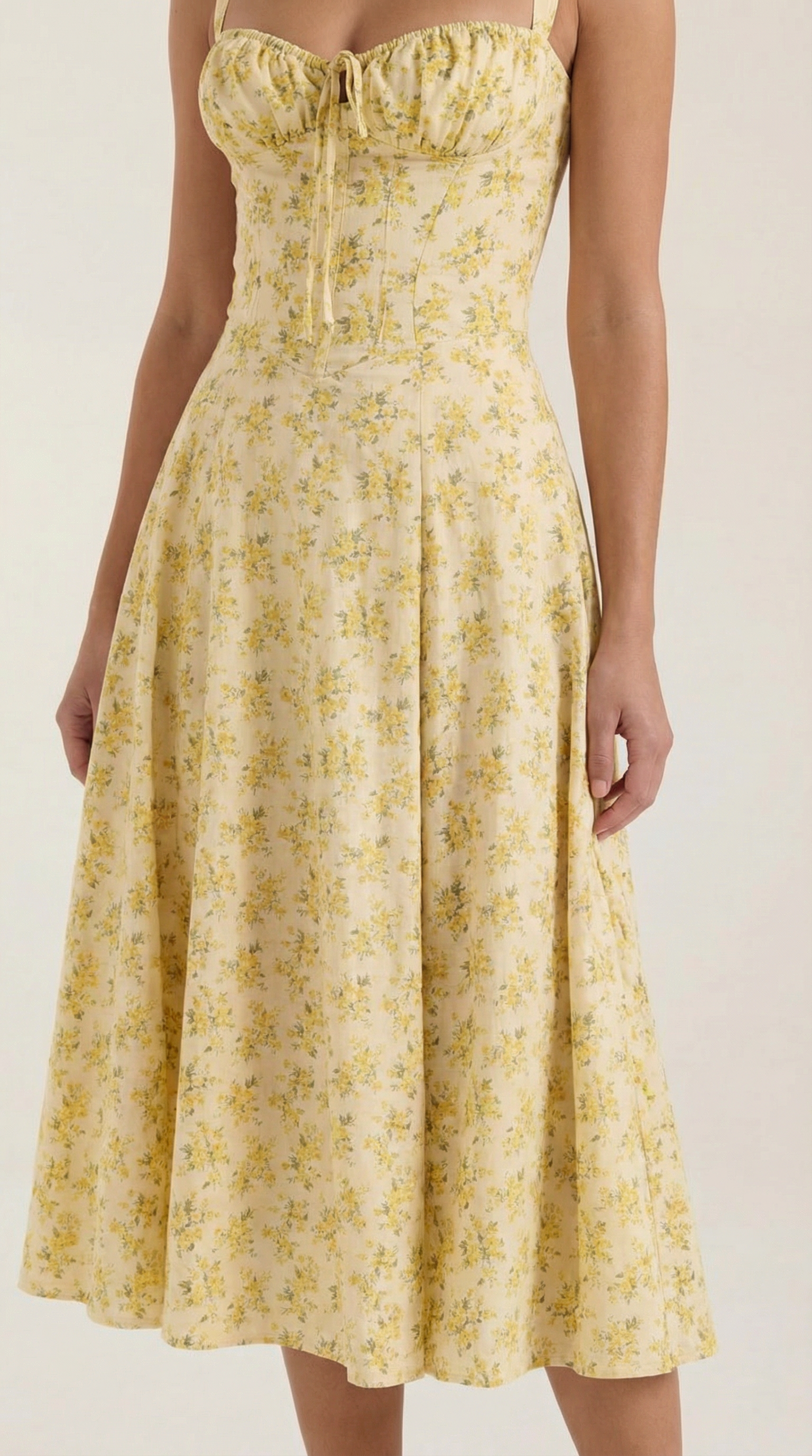 Vestido midi con corte fluido