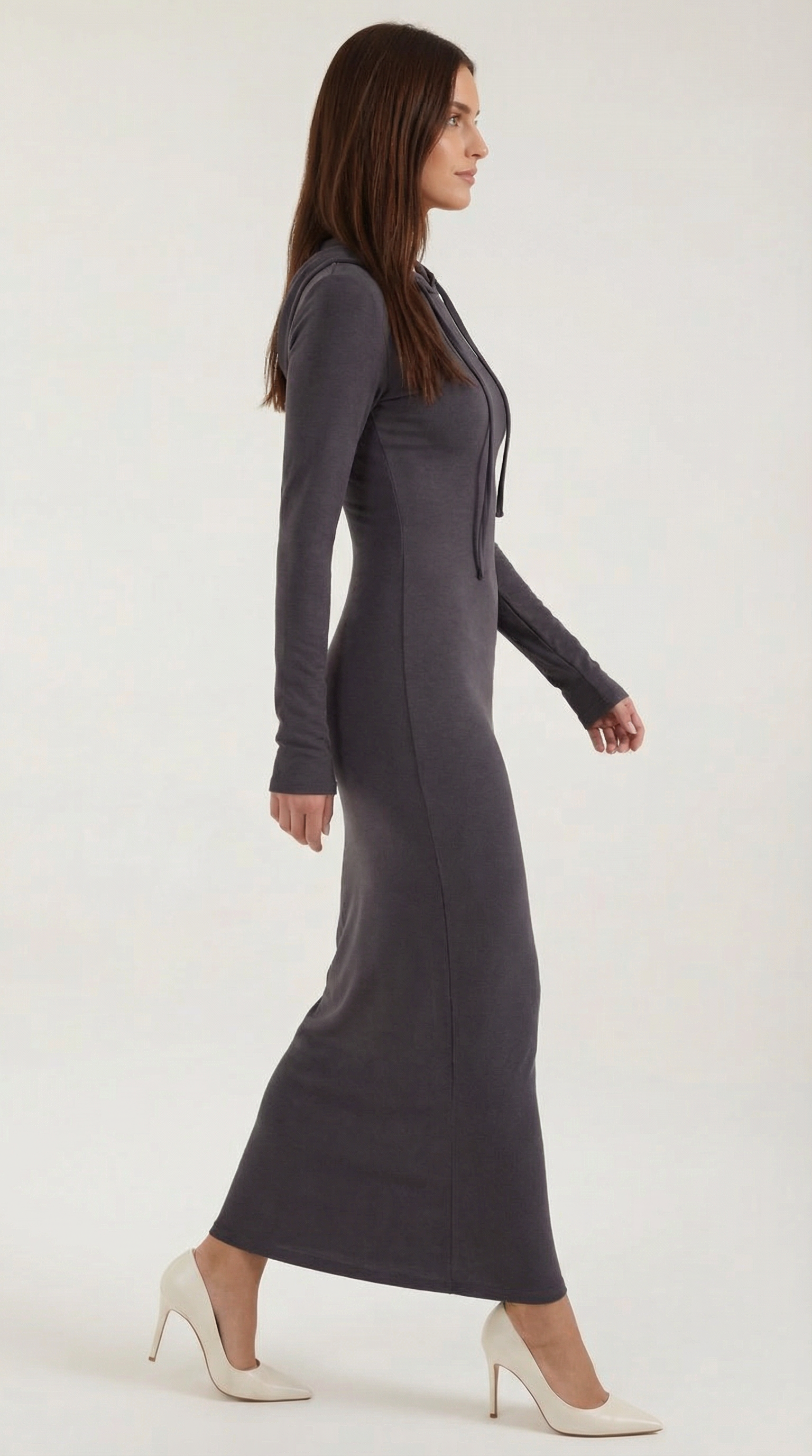 Vestido largo ajustado con capucha