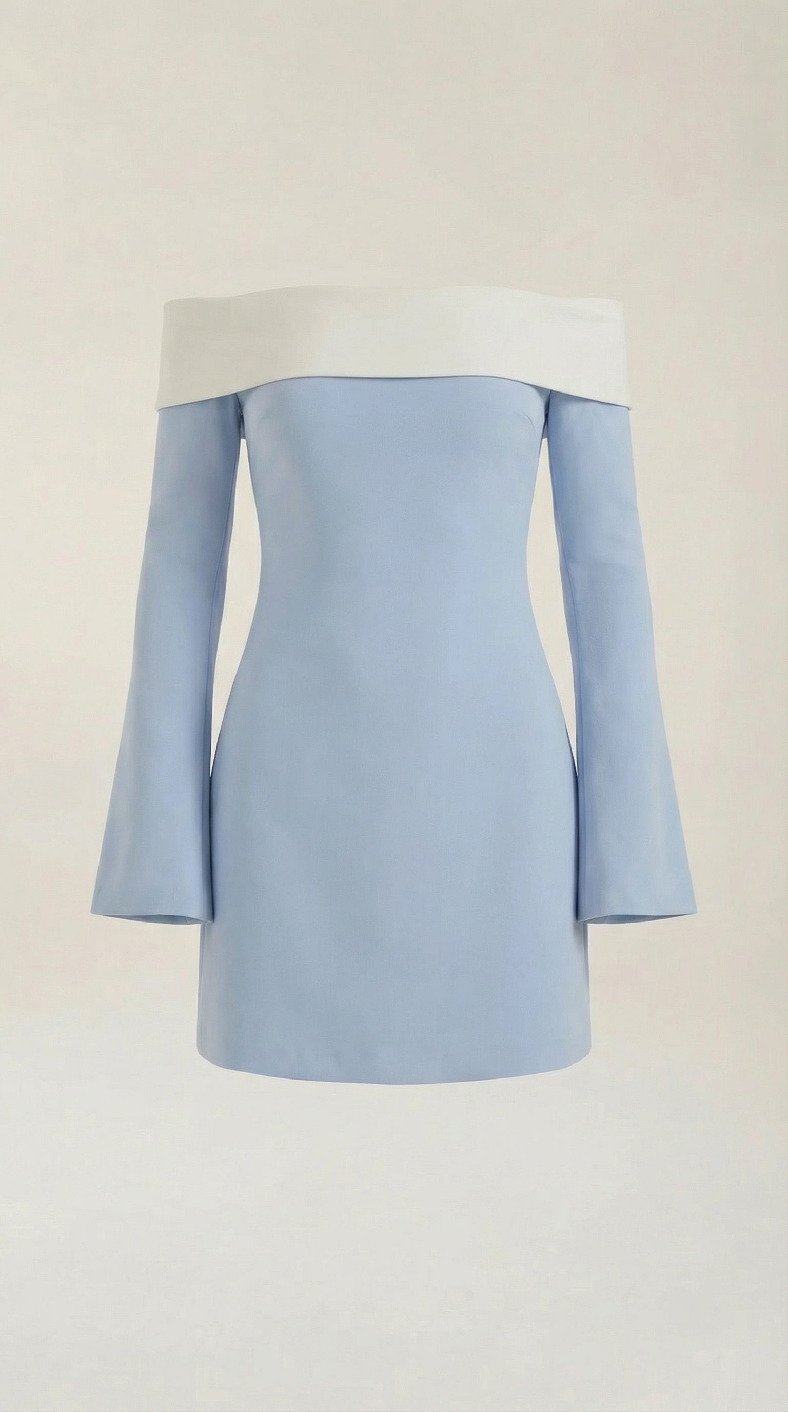 Vestido mini con diseño off-shoulder