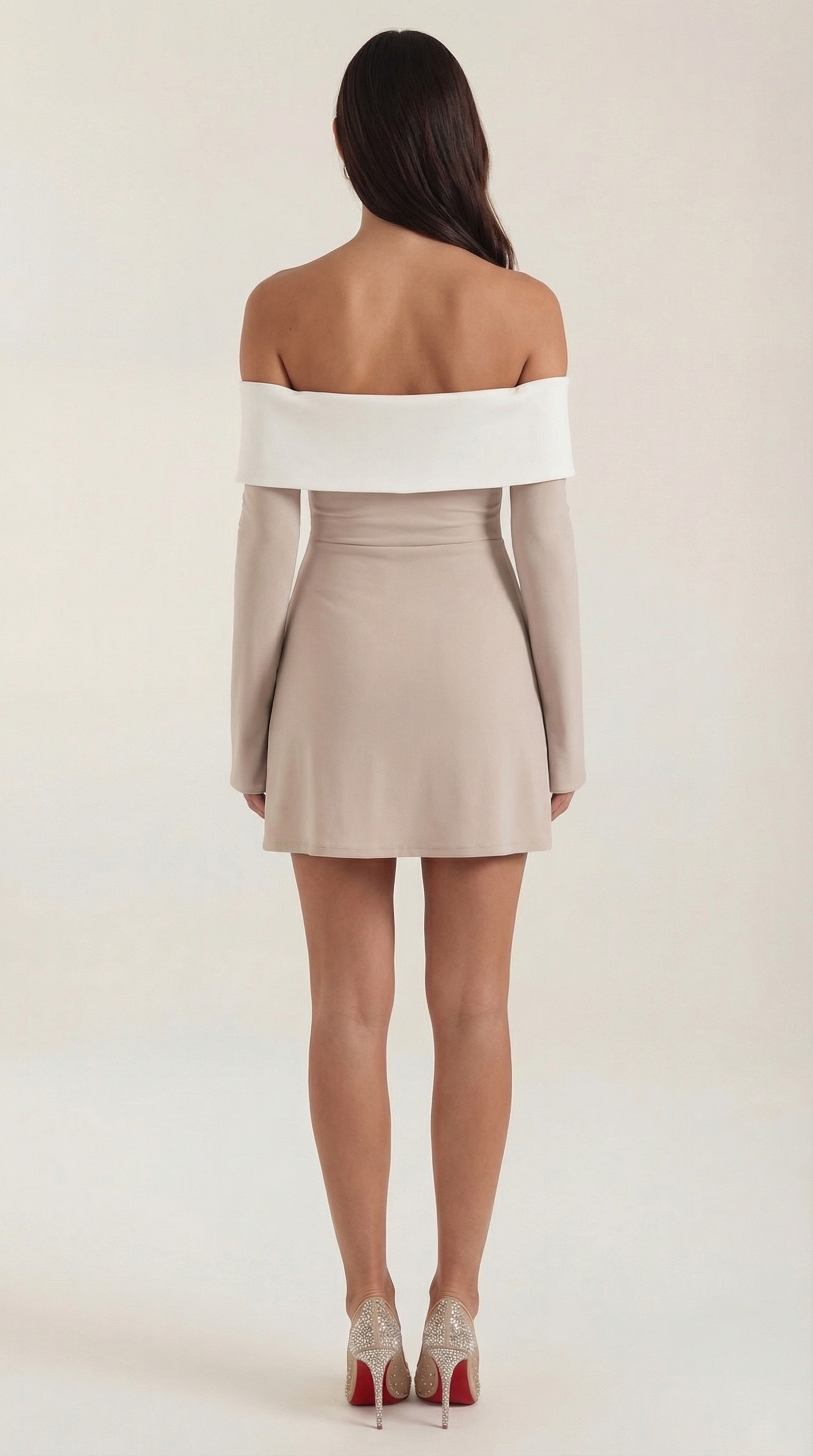 Vestido mini con diseño off-shoulder