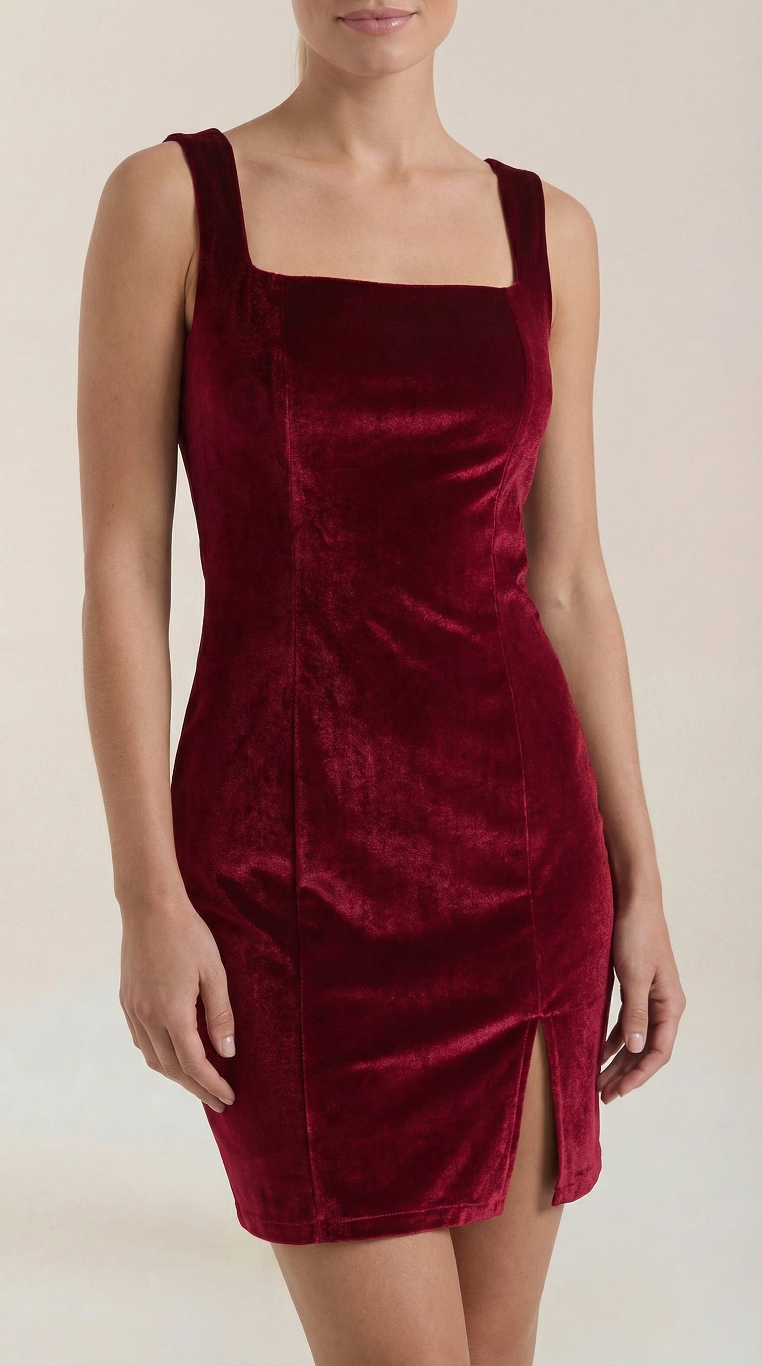 Vestido mini de cuello cuadrado elegante