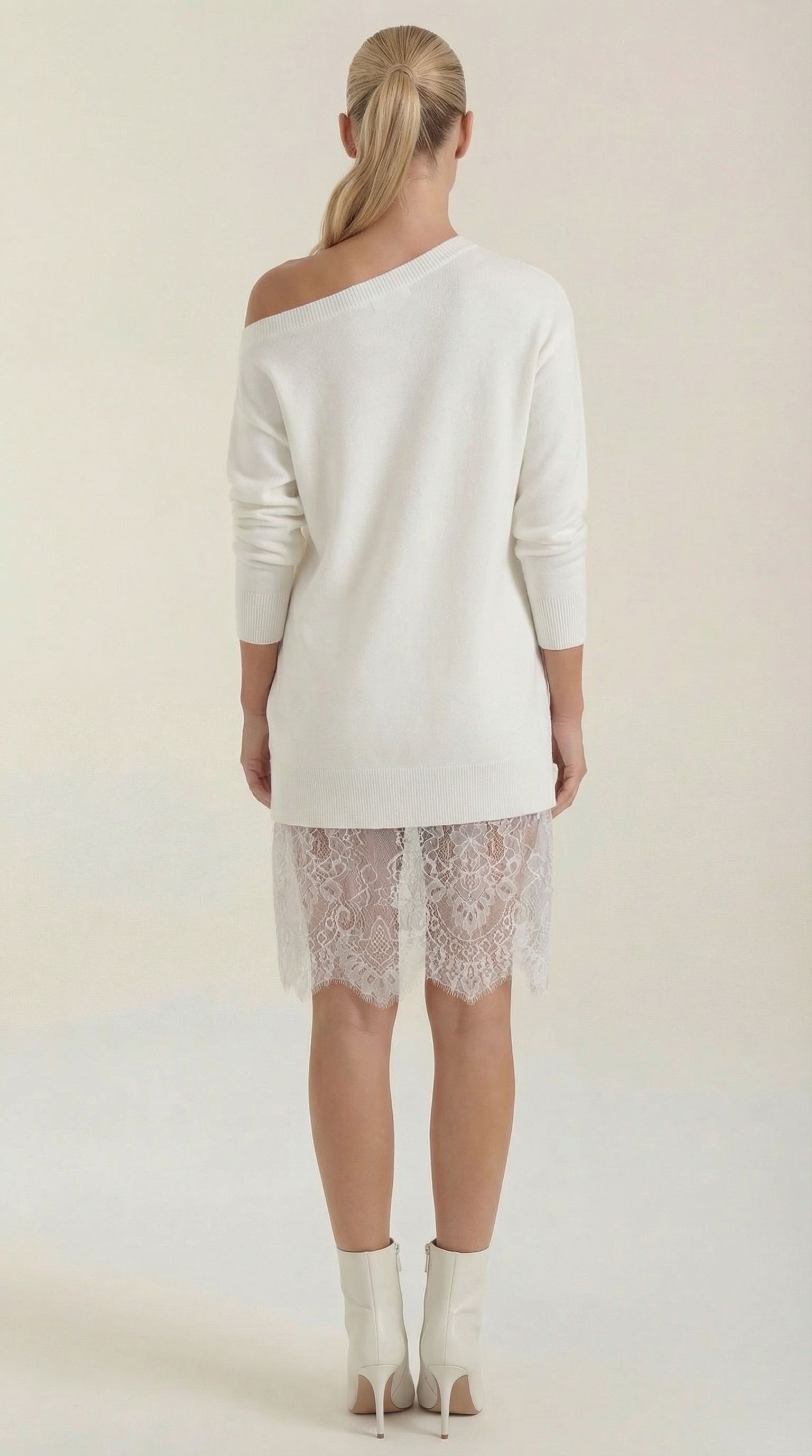 Vestido de Encaje Ajustado con Dobladillo