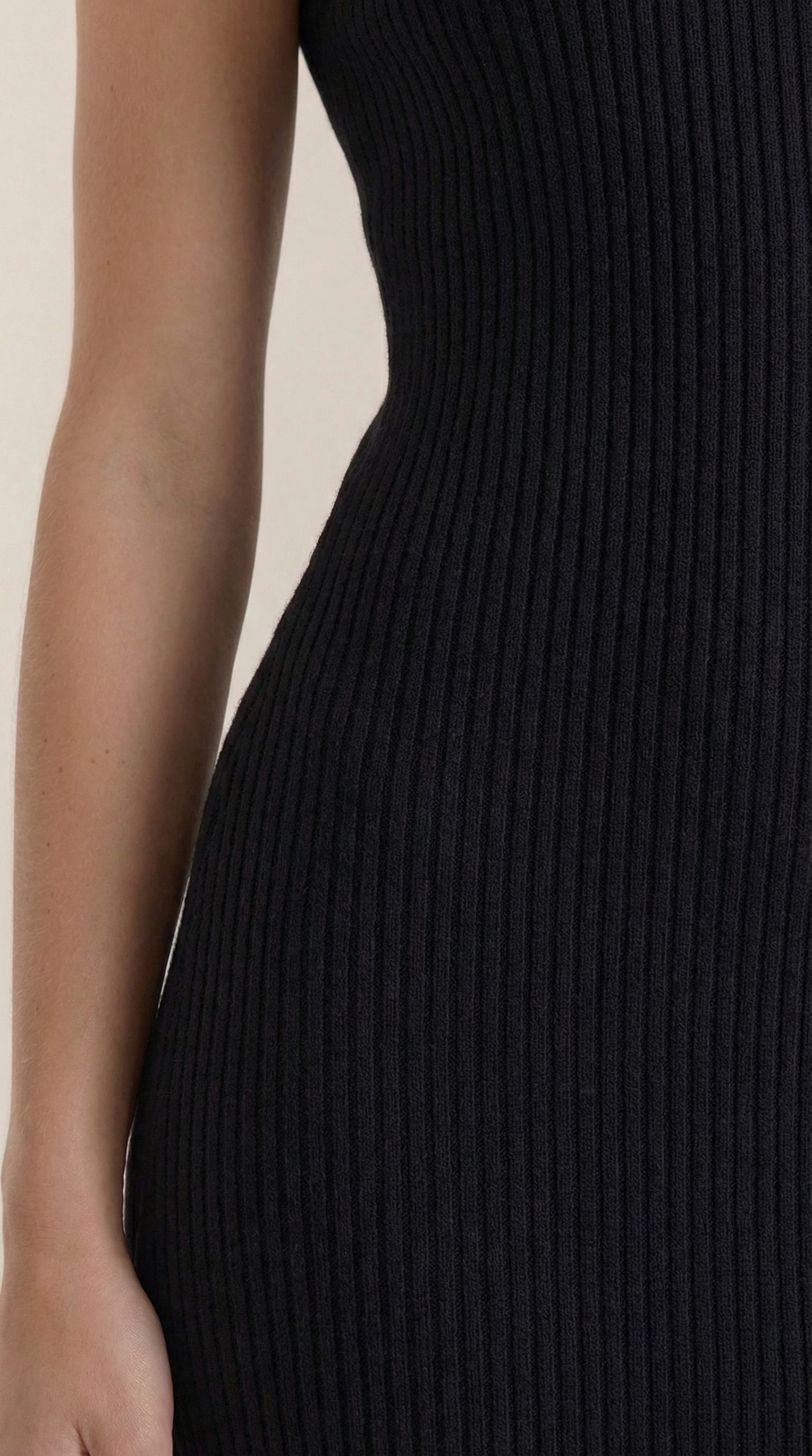 Vestido Bodycon de Cuello Alto Elegante