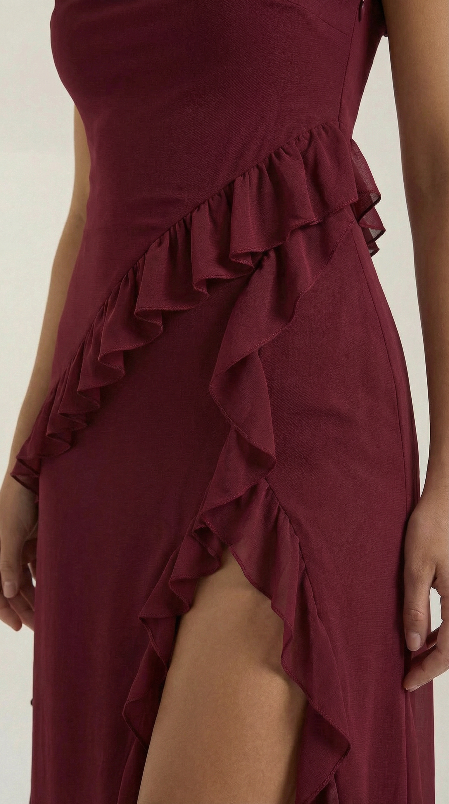 Vestido largo con volantes elegante