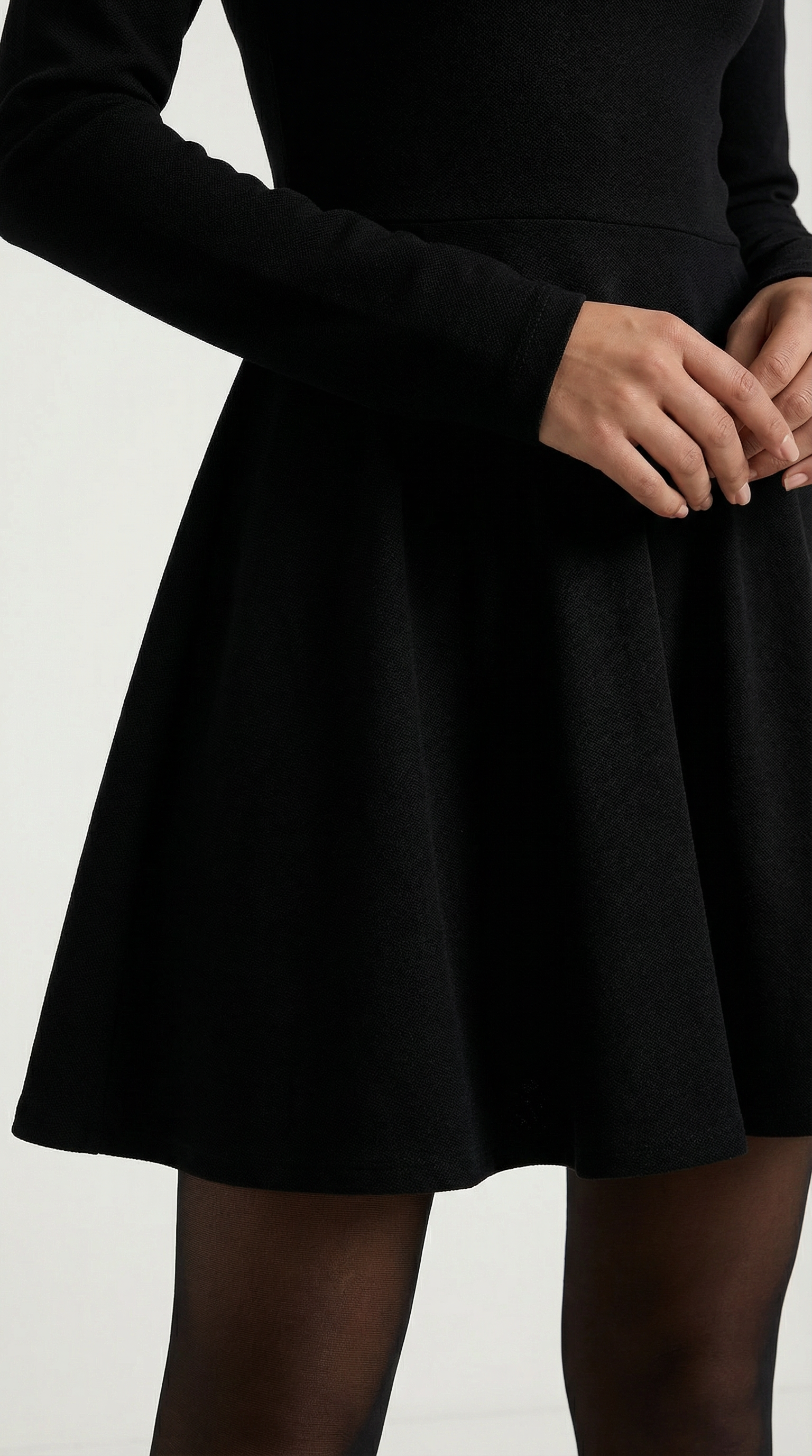 Vestido mini de manga larga fluido