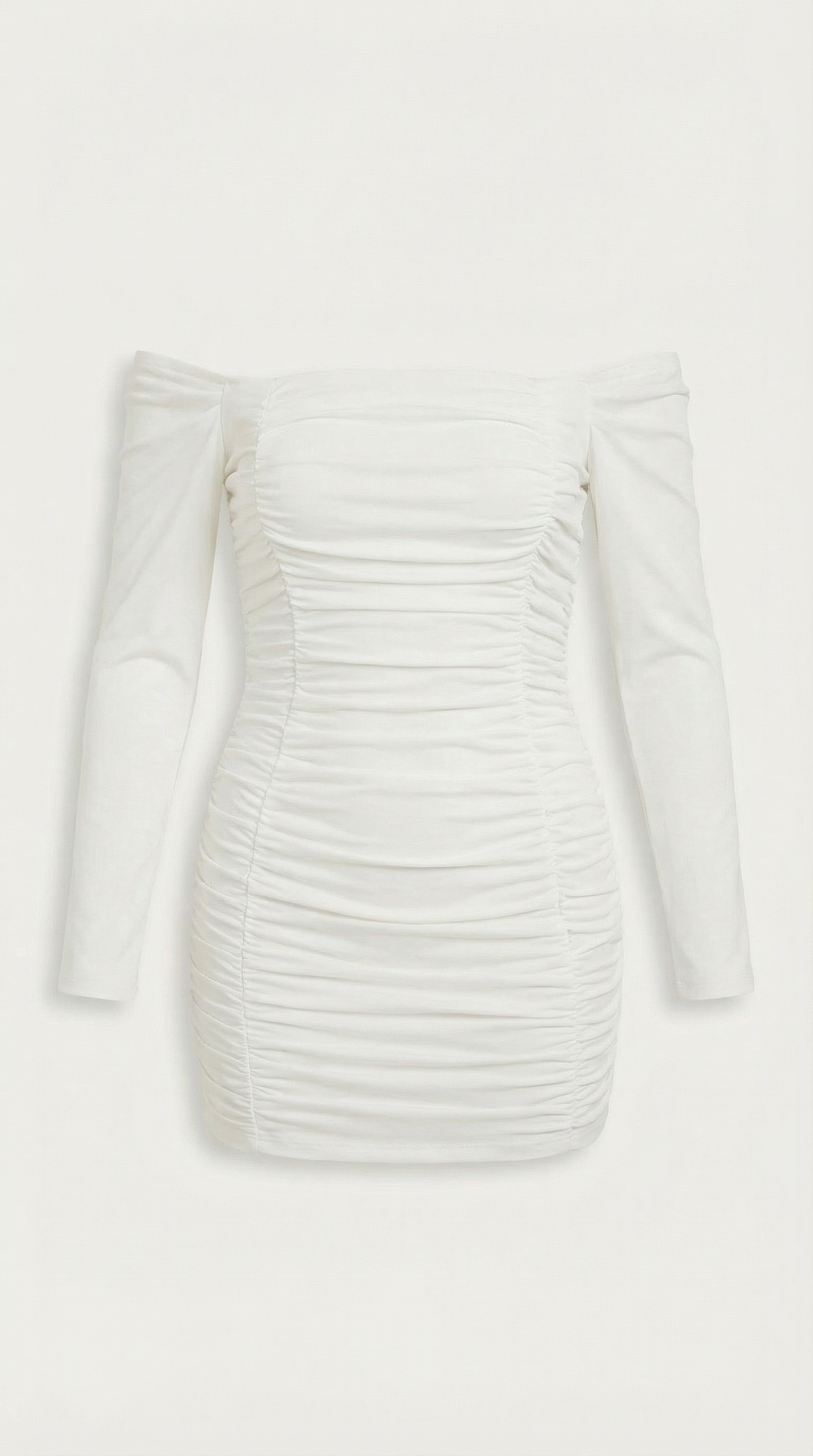 Vestido mini ajustado con diseño elegante